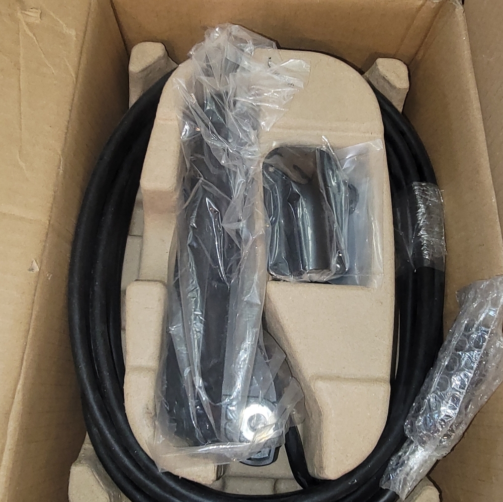 New Raymarine RV-100 Real Vision 3D All In One Transom Mount Transducer For Boat - Picture 2 of 13